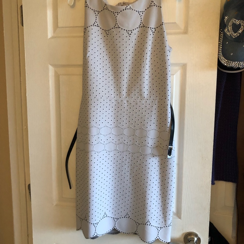 Sleeveless dress